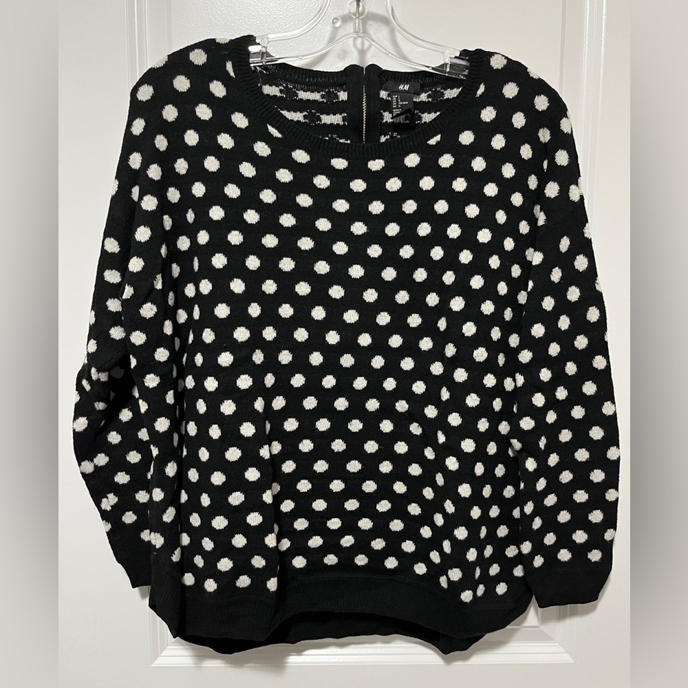 Excellent Used Condition H&M Women’s Polka Dot Sweater - Black & White Sz Large